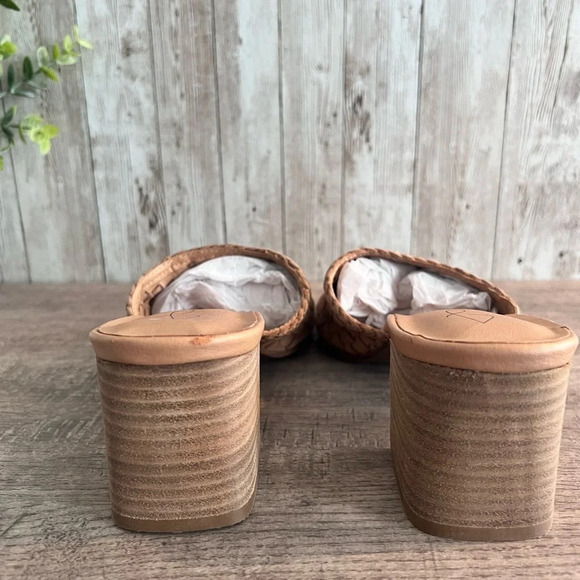 Joie Woven Tan Block Heel Sandals Size 7 - Picture 2 of 3